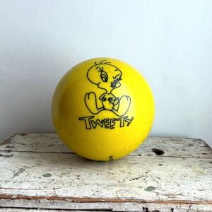 Brunswick Tweety Bird Bowling Ball Yellow Looney Tunes Warner Bros 2000 12lb 2oz